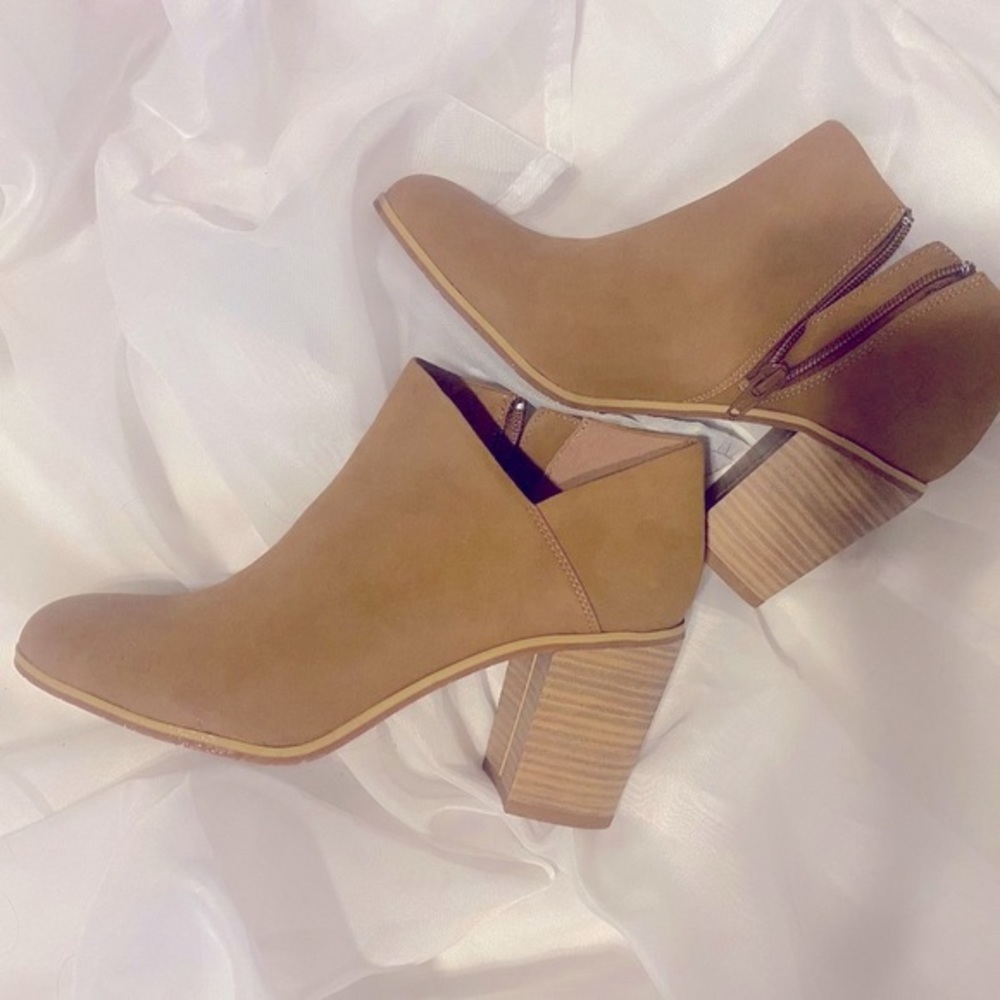 BC Footwear Women's Simple Ankle Boot Bootie in Tan Leather with Zipper